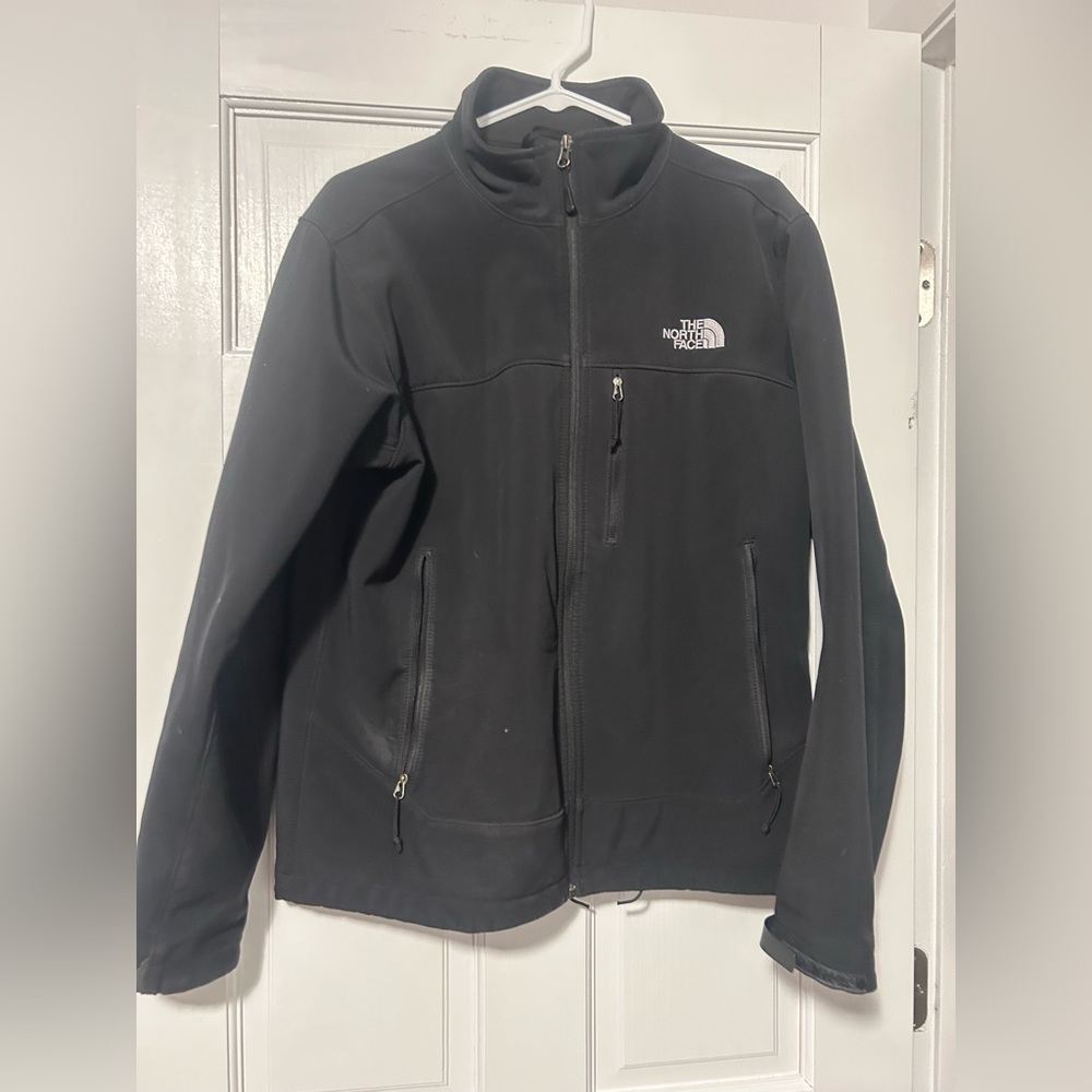 The North Face Black Lightweight Full‑Zip Jacket